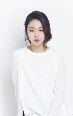 Poster Ahn Eun-jin
