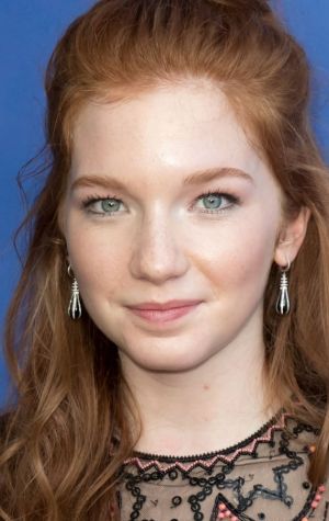 Poster Annalise Basso
