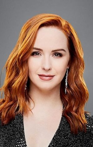 Poster Camryn Grimes