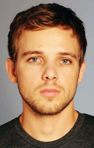 Poster Max Thieriot